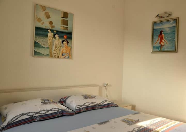 Apartments Adriana Bol Bagian luar foto