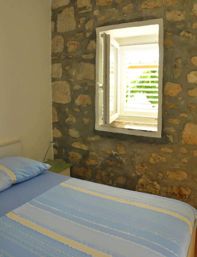 Apartments Adriana Bol Bagian luar foto